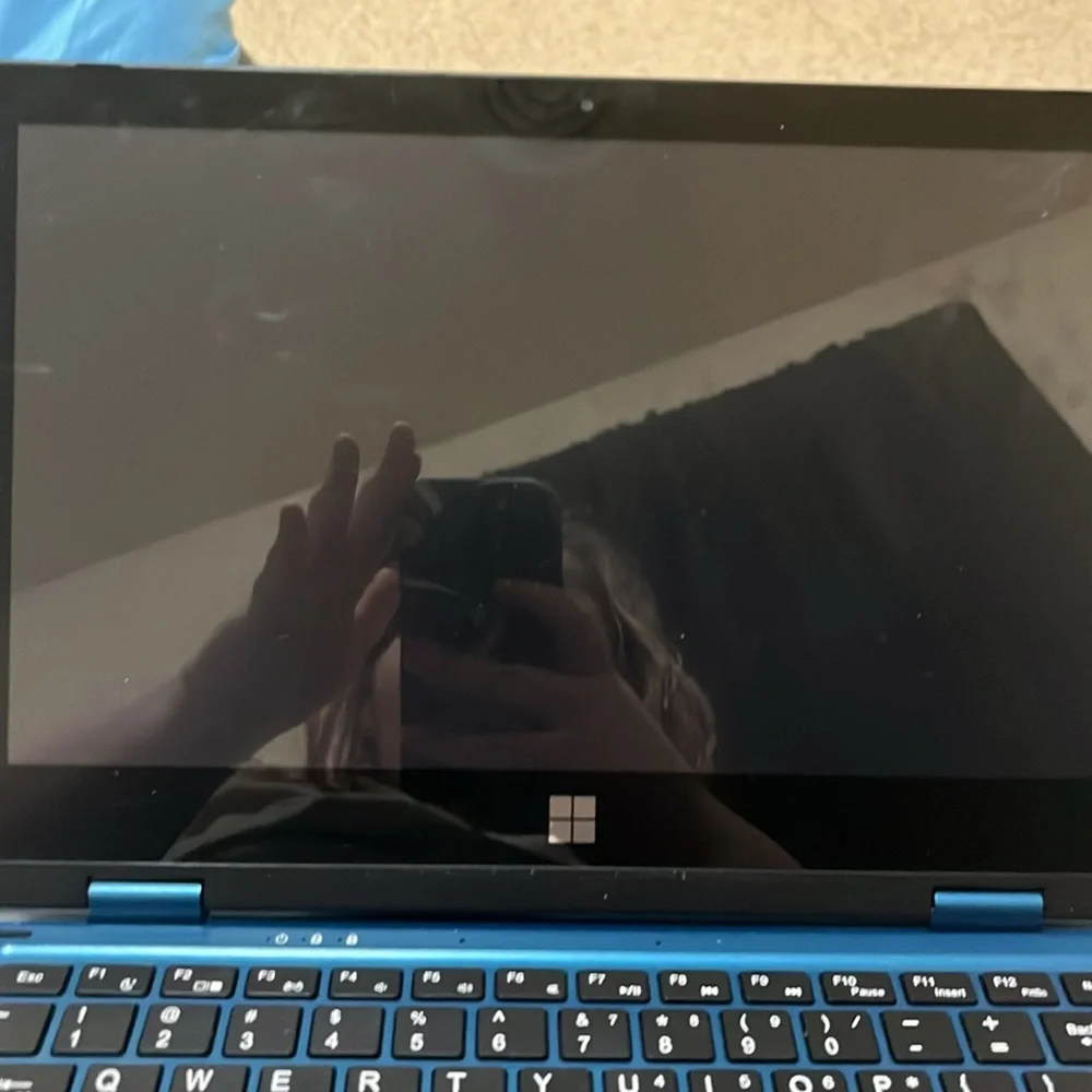 Labtop - Picture 4 of 4